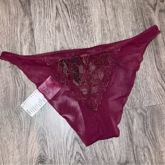 NEW!! Women’s Secret Push-up Bra & Undies Set - Picture 5 of 7